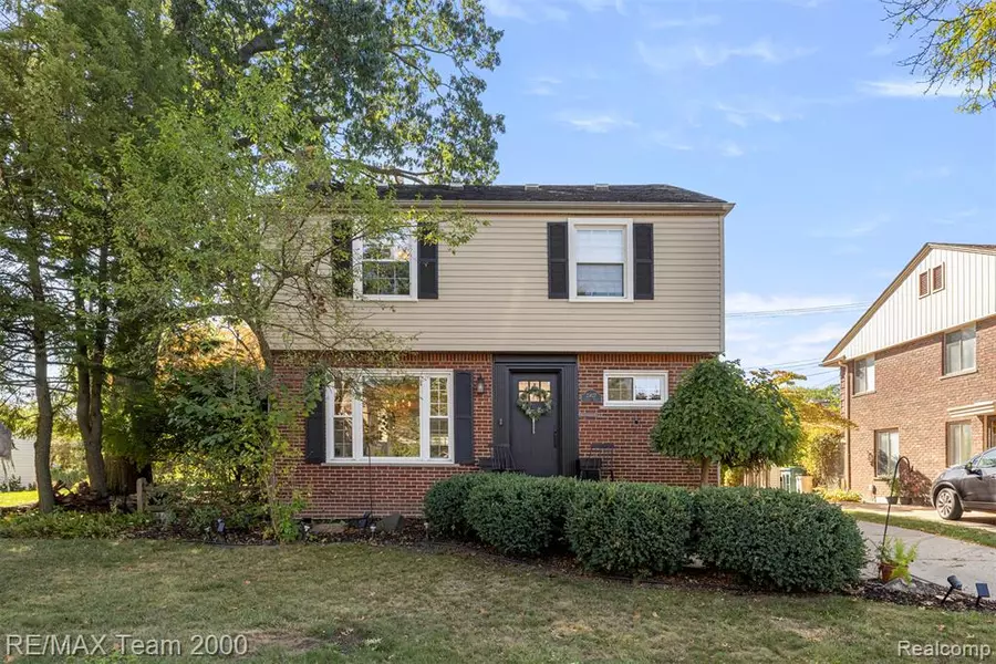 23627 Hudson Street, Dearborn, MI 48124