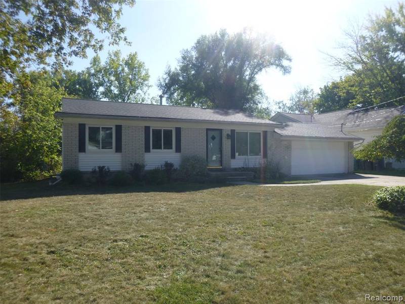 2936 Wisconsin Road, Troy, MI 48083