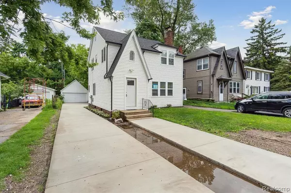 2363 Hester Court Unit B, Keego Harbor, MI 48320