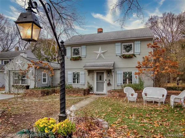 7146 ARROWOOD Drive, West Bloomfield, MI 48324