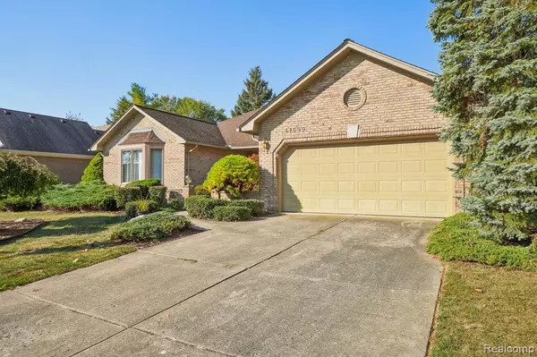 Sterling Heights, MI 48314,41599 Red Oak Drive