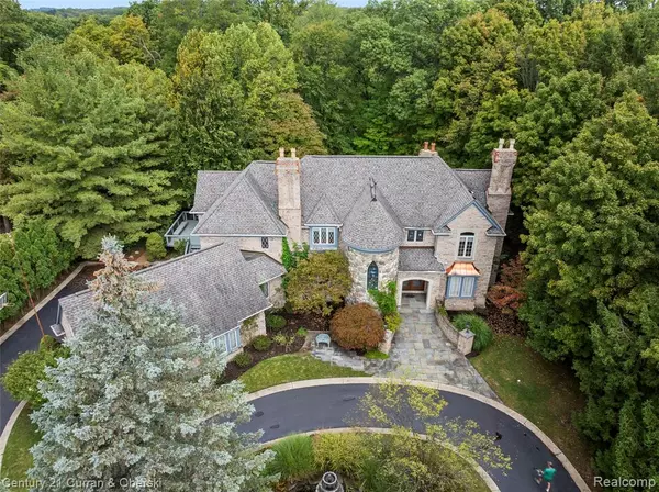 Farmington Hills, MI 48331,34062 Lyncroft Street