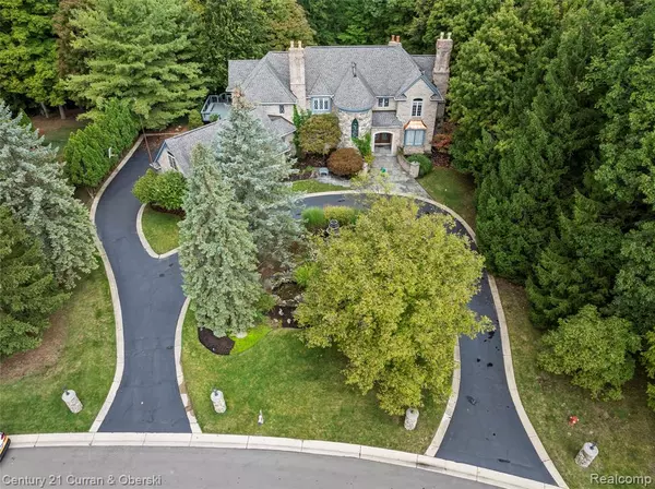 Farmington Hills, MI 48331,34062 Lyncroft Street