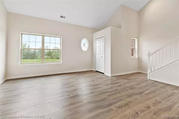 Farmington Hills, MI 48334,29426 Glen Oaks Boulevard W