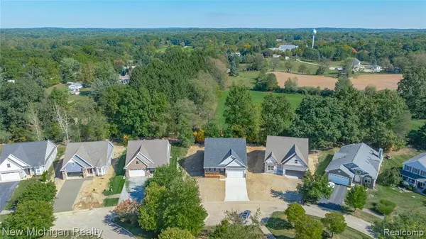 Davisburg, MI 48350,7448 Village Court