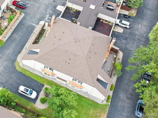 Grosse Ile, MI 48138,8127 Colony Drive