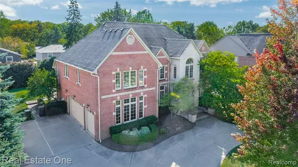 Rochester Hills, MI 48309,3879 Teakwood Lane