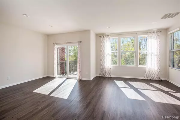 Novi, MI,43493 Chancellor Lane