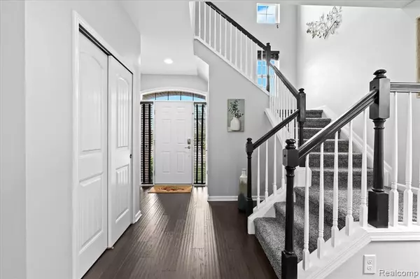 Novi, MI,49645 Hartwick Drive