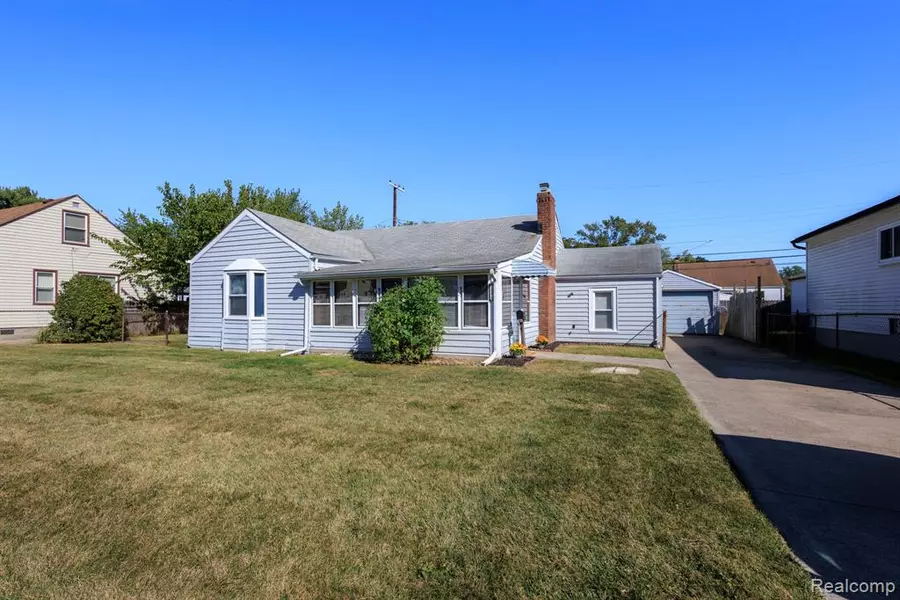 23276 Stewart Avenue, Warren, MI 48089