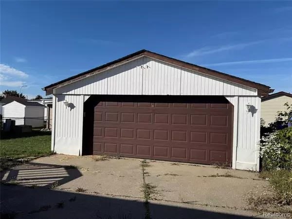 Roseville, MI 48066,16067 Secretariat Avenue