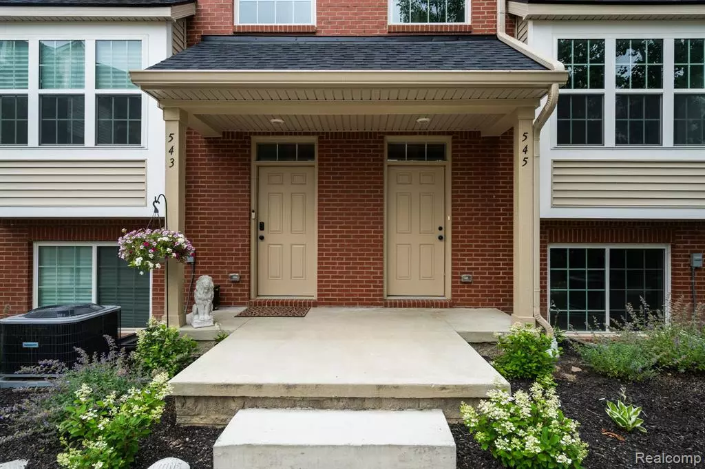 Milford, MI 48381,518 Village Lane