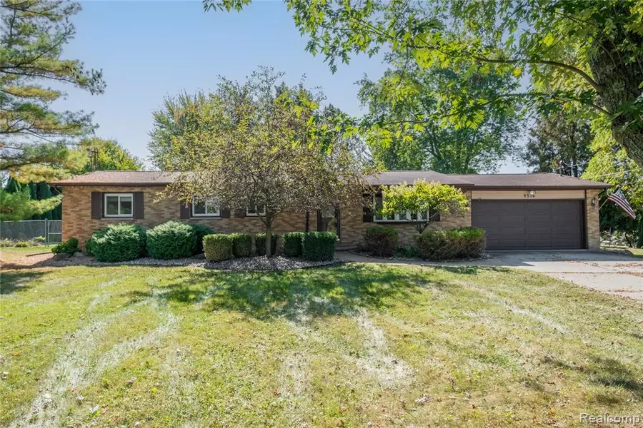 9336 E Bristol Road, Davison, MI 48423