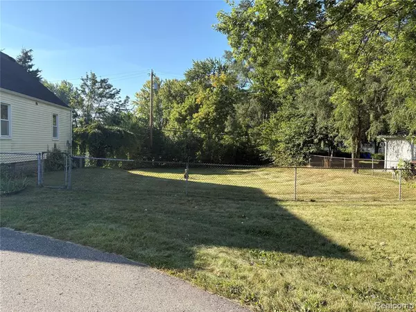 Waterford, MI 48329,6215 Williams Lake Road
