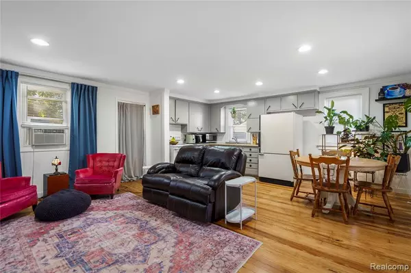 Waterford, MI 48329,6511 Crest Drive