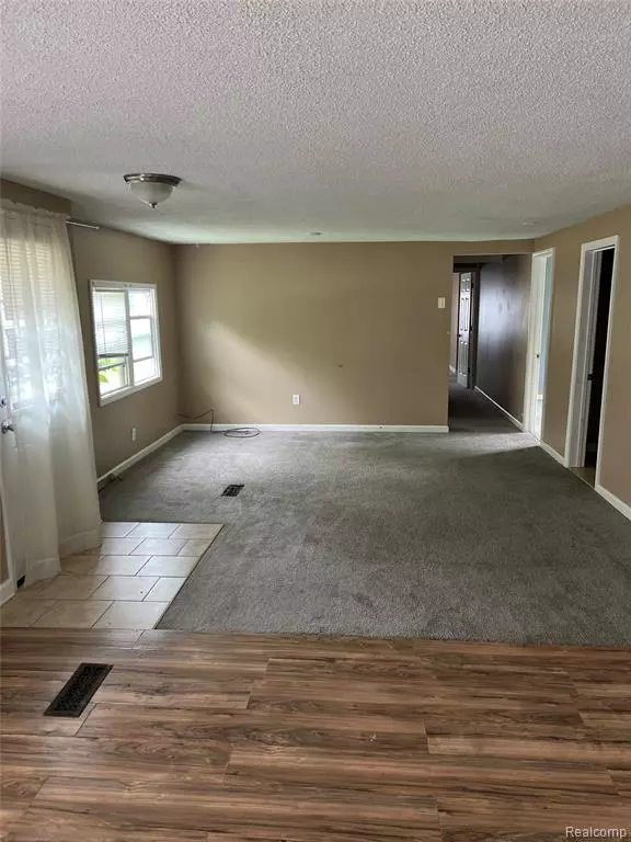 Romulus, MI 48174,35945 Herman Street