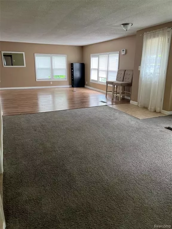 Romulus, MI 48174,35945 Herman Street