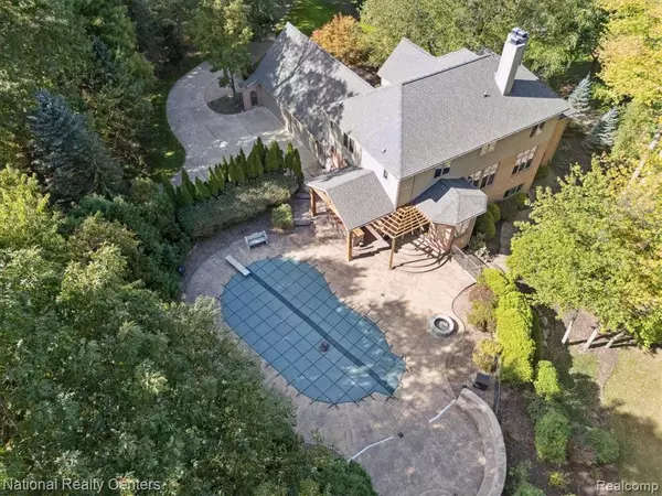 1569 Gleneagles, Highland, MI