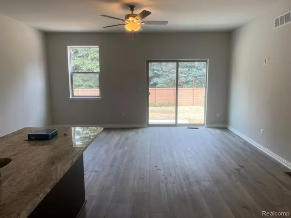 Sterling Heights, MI 48314,4226 SECLUDED PINES DR