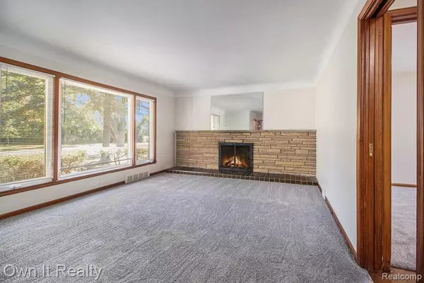 Southfield, MI 48076,27619 California SW Drive