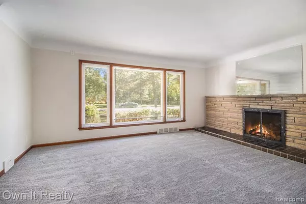 Southfield, MI 48076,27619 California SW Drive