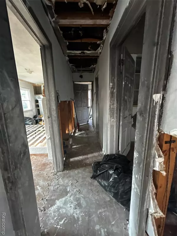 Detroit, MI 48205,17170 Bradford Ave