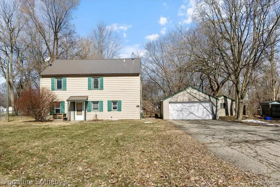6270 BARKER #2 Drive, Waterford, MI