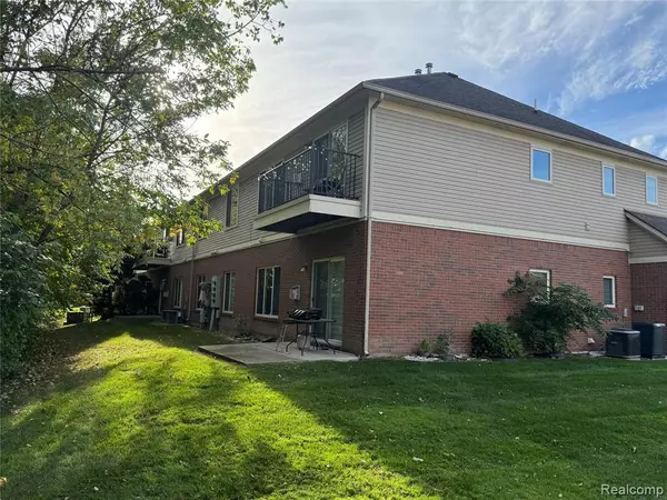 Sterling Heights, MI 48312,14202 Shadywood Drive