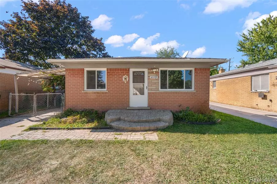 32209 Ruehle Avenue, Warren, MI 48093