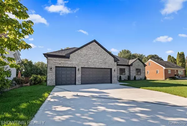 Sterling Heights, MI 48310,5636 Paris