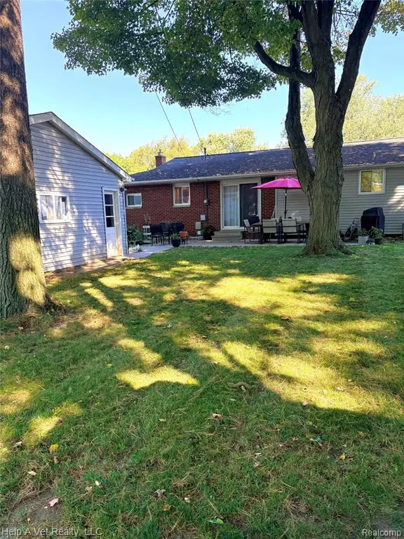 Fenton, MI 48430,911 Newport Drive