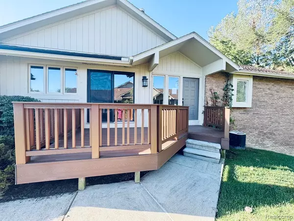 West Bloomfield, MI,5616 Hillcrest W Circle