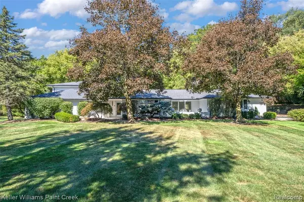 4428 Old Trinity Court, Bloomfield Hills, MI 48301