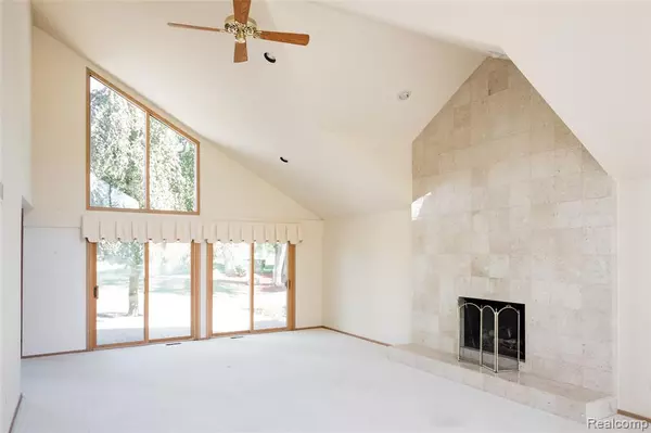 West Bloomfield, MI 48324,3228 Pine Lake Road