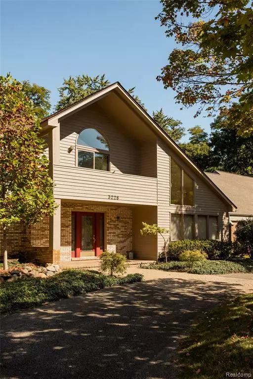 West Bloomfield, MI 48324,3228 Pine Lake Road