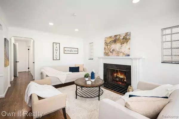 Harper Woods, MI 48225,21138 Huntington Avenue