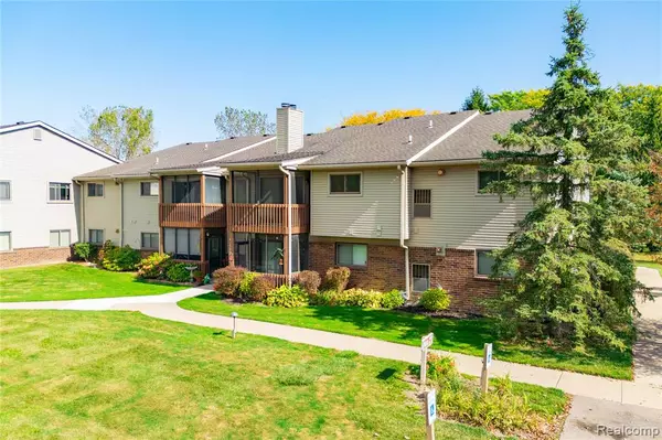 Grosse Ile, MI 48138,10241 Nancys Boulevard