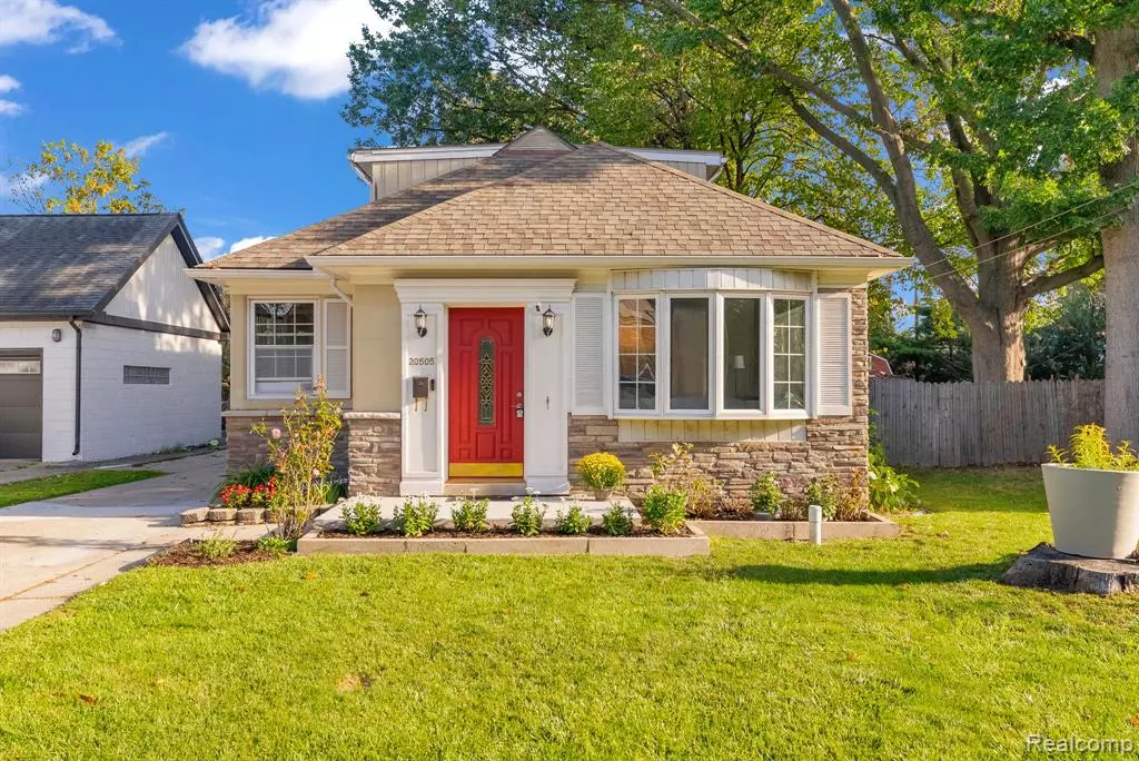 Saint Clair Shores, MI 48080,20505 Shady Lane Avenue