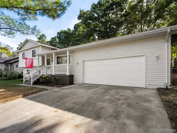 Lake Orion, MI 48362,970 Golfview Drive