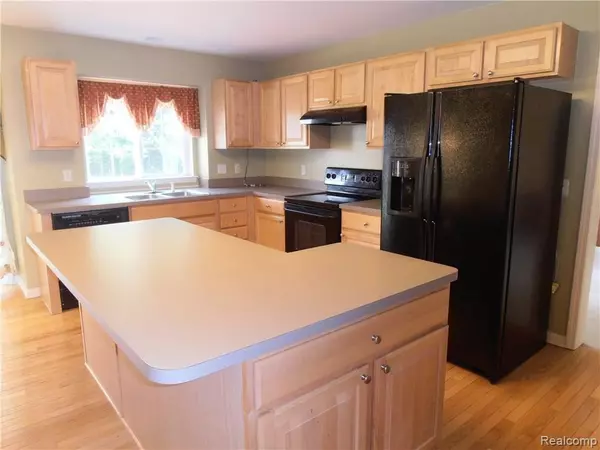 Sterling Heights, MI 48312,15117 Mill Creek