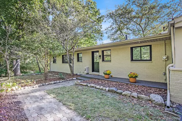 Highland, MI 48356,3015 Lakeview Boulevard