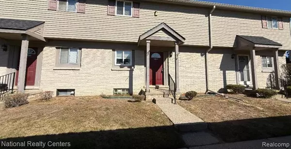 2048 ORCHARD CREST Street, Shelby Twp, MI 48317