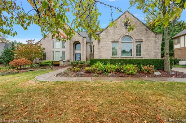 37907 Turnberry Court, Farmington Hills, MI 48331
