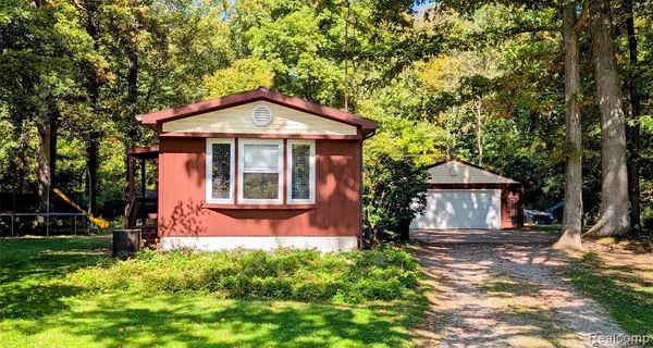 Clio, MI 48420,8642 Pine Court