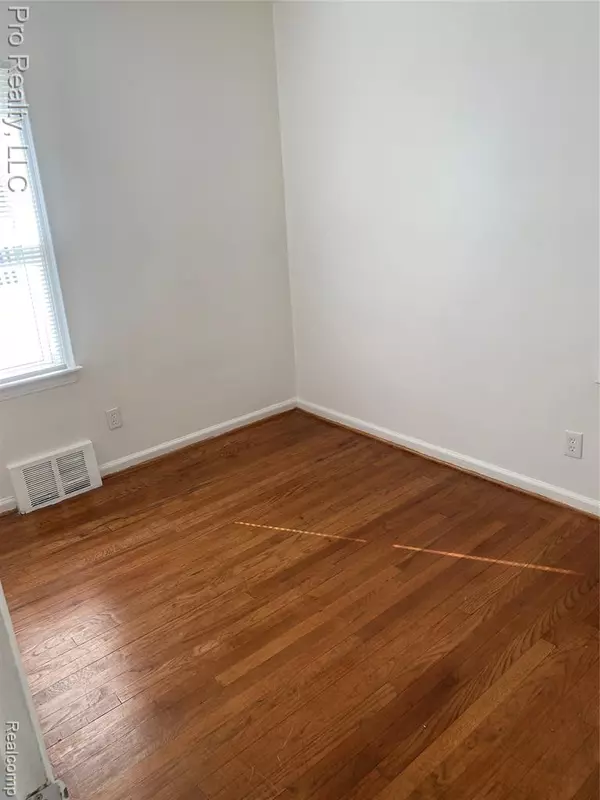 Wayne, MI 48184,4544 Edmund Street