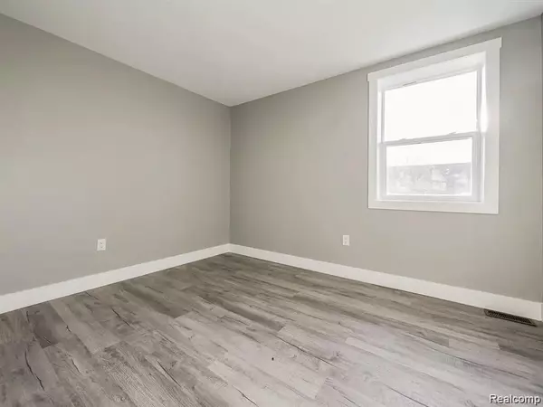Commerce Twp, MI 48382,311 Longspur