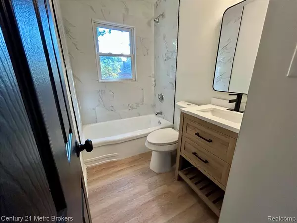 Flint, MI 48505,5502 Susan Street