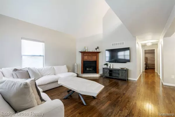 Southfield, MI 48033,24877 Auburn Lane