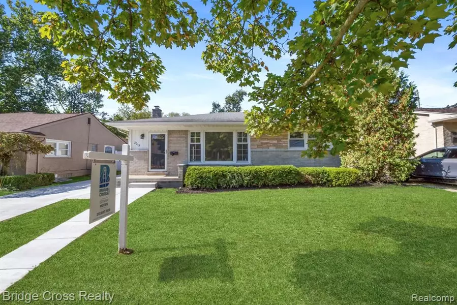 2015 Alicia Lane, Royal Oak, MI 48073