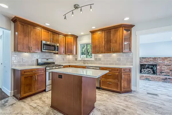 Livonia, MI 48150,38876 Northfield Avenue